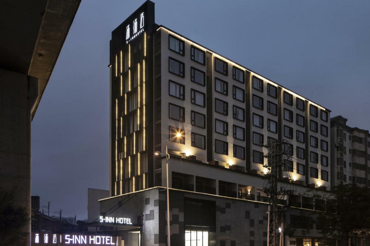 Haikou S-Inn Hotel Exterior photo